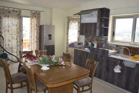 Kitchen dining area