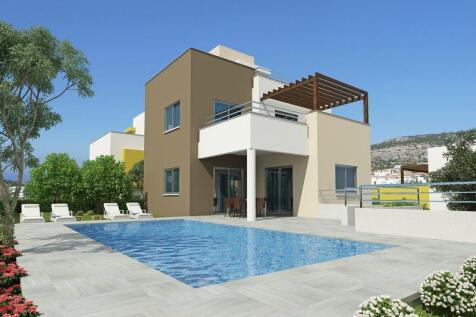 Swimming Pool &amp; Sun