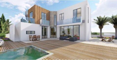 Sun Deck and Pool -