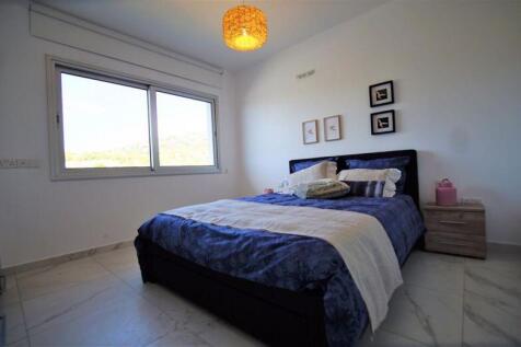 Double Bedroom...