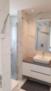 En-suite (Example)
