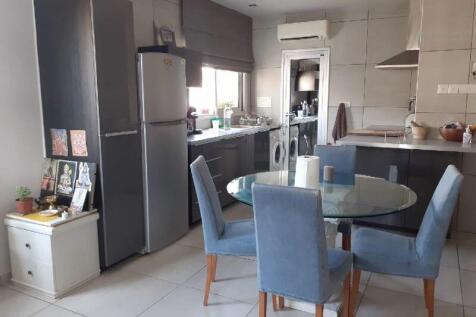 Kitchen &amp; Dining...