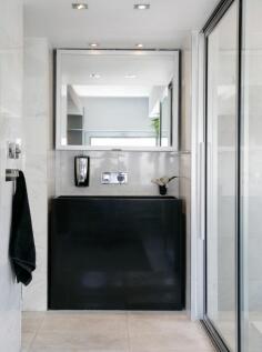 Ensuite  - Left...