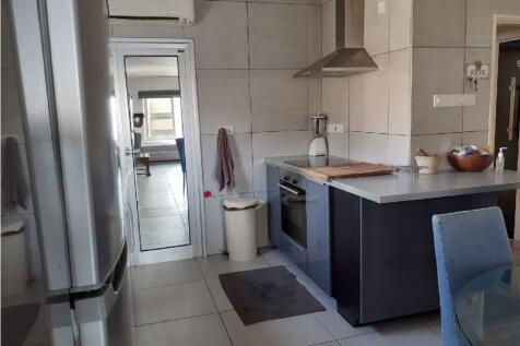 Kitchen  - Right...