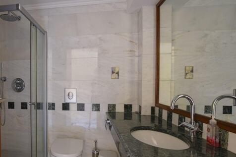 Family Shower Room
