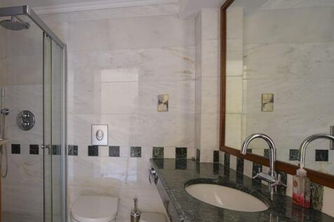 Family Shower Room