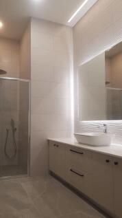 En-Suite 2