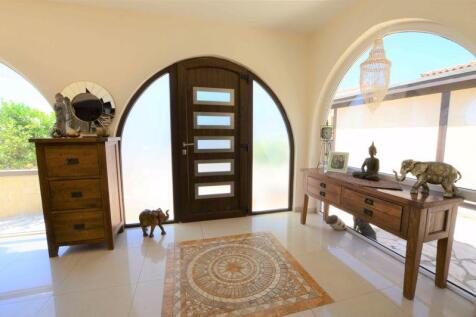 Large Entrance Hall