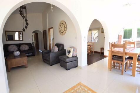 Lounge / Dining /