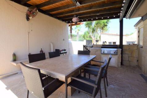 Covered Dining Area