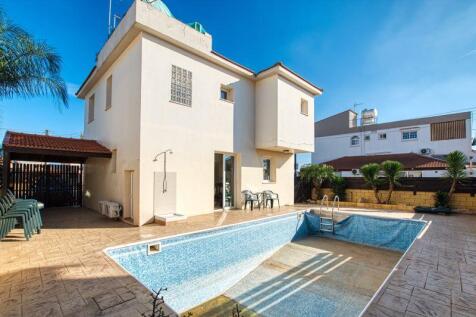 Rear of the Villa