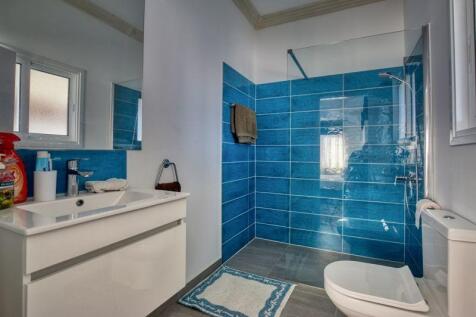 Bedroom 1 Ensuite