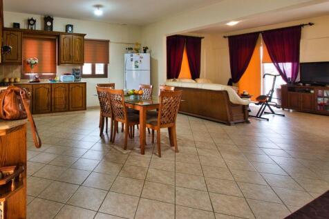 Kitchen &amp; Dining...