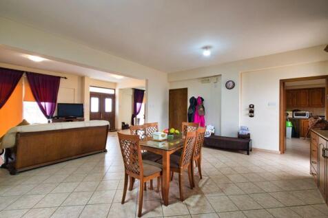 Kitchen &amp; Dining...