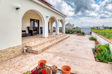 Rear Veranda