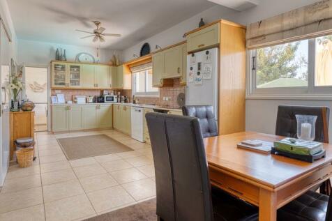 Kitchen-Dining Area