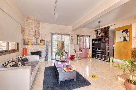 Lounge/Dining