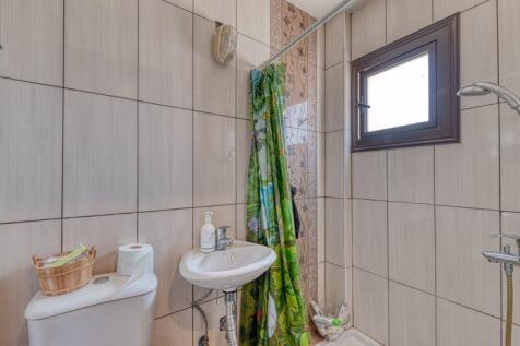 Bedroom 1 Ensuite