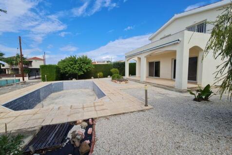 Pool area