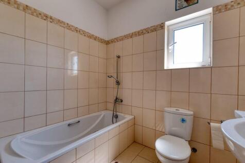Bedroom 4 Ensuite