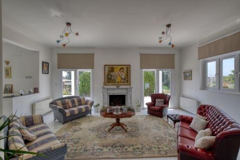 Formal Lounge