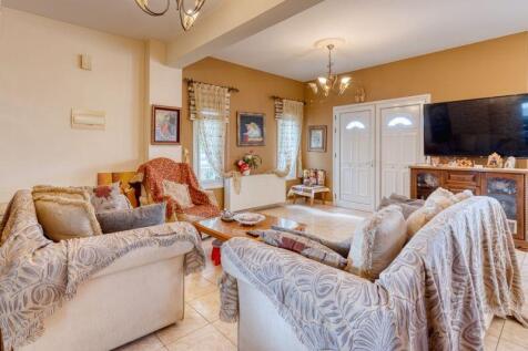Entrance and Lounge