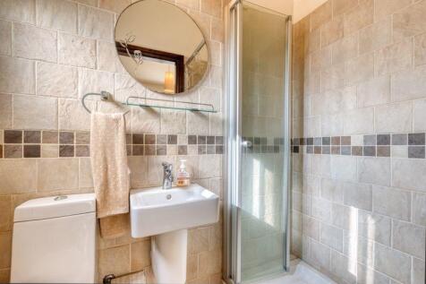 Bedroom 1 Ensuite
