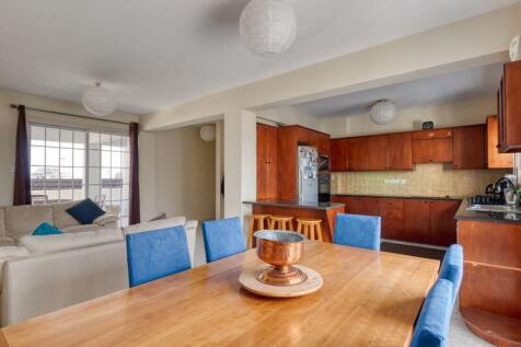 Kitchen-Dining Area