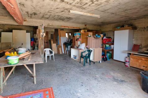 Garage/Workshop