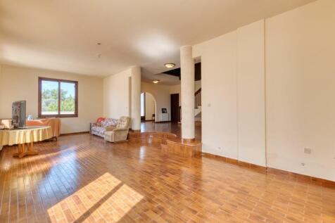 Formal Lounge