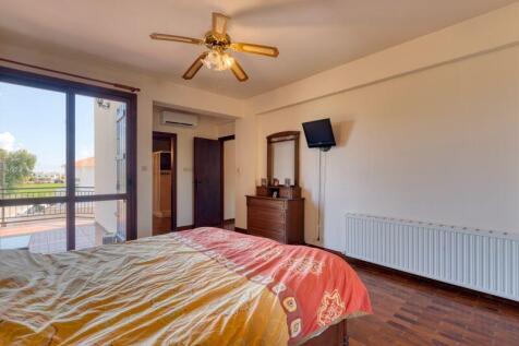 1st Floor Bedroom 2