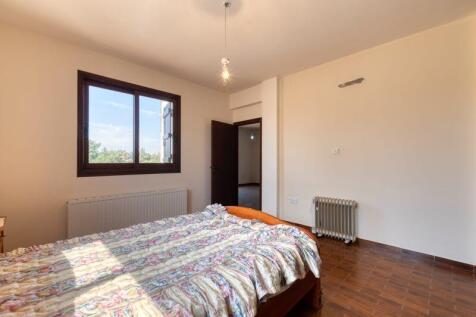 1st Floor Bedroom 4