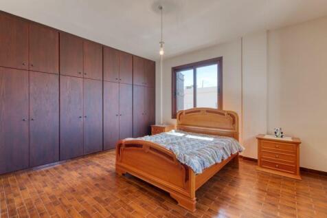1st Floor Bedroom 4
