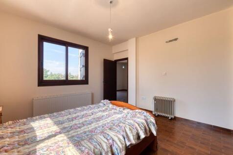 1st Floor Bedroom 4