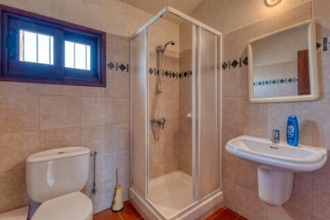2nd Floor Bathroom