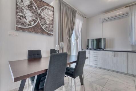 Kitchen-Dining Area
