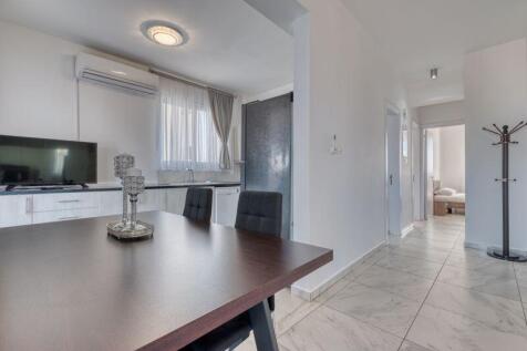 Kitchen-Dining Area