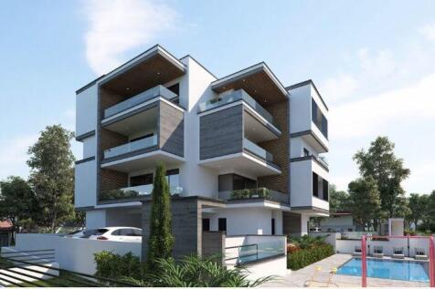Apartments &amp; Pool