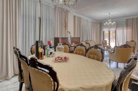 Formal Dining