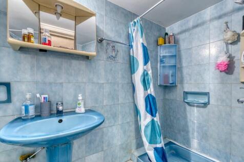 Bedroom 1 Ensuite