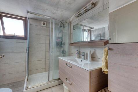 Family Shower Room