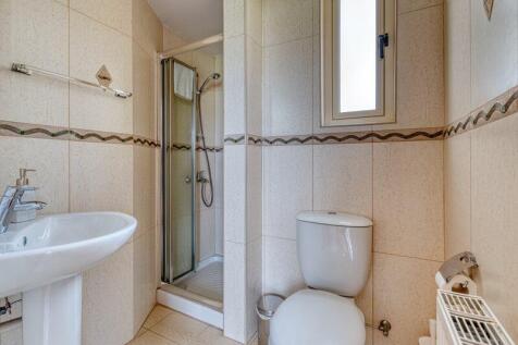 Bedroom 1 Ensuite