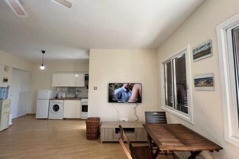 Kitchen and living