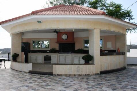 Outside BBQ Kitchen