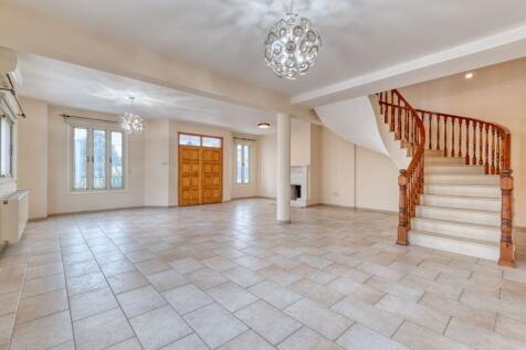 Entrance and Lounge