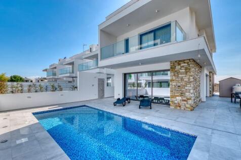 Rear of the Villa