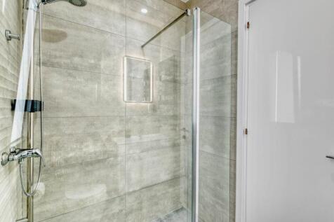 Bedroom 1 Ensuite