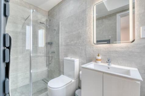 Bedroom 2 Ensuite