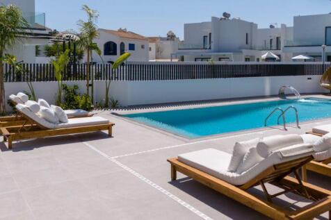 Private Pool and...