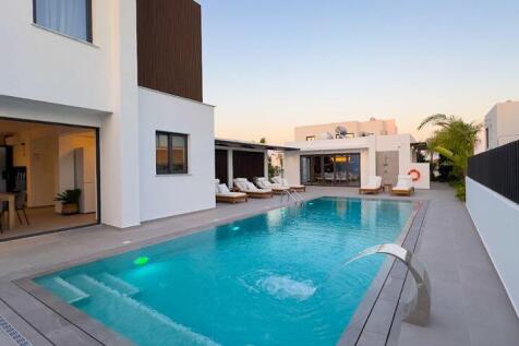 Private Pool and...